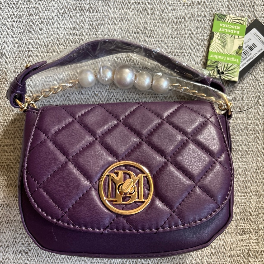 $129 Retail Badgley Mischka Quilted Chloe Pearl Mini Crossbody